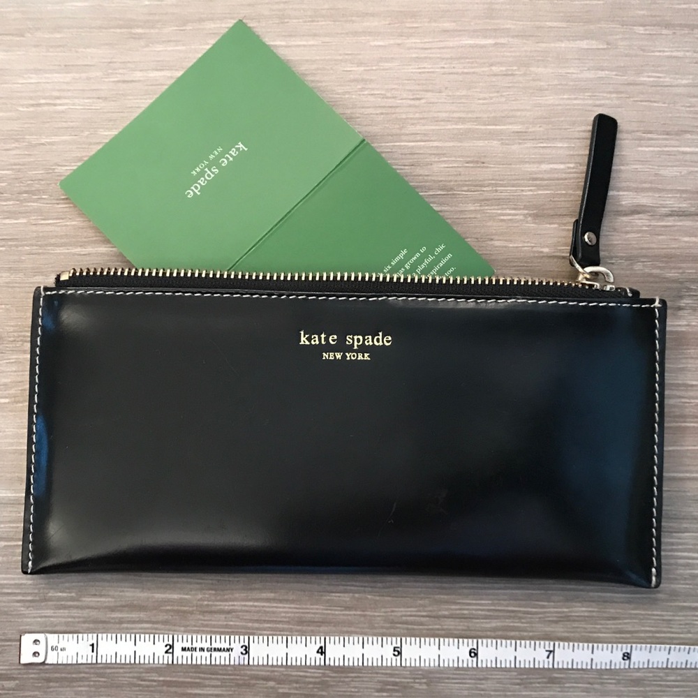 Beautiful, classic Kate Spade Wallet